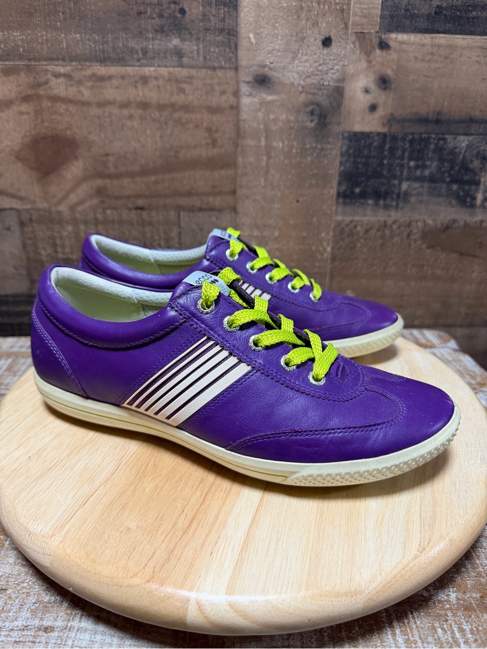 ECCO Golf Street Women’s Size 40 US 9-9.5 Purple Leather Spikeless Golf Shoes